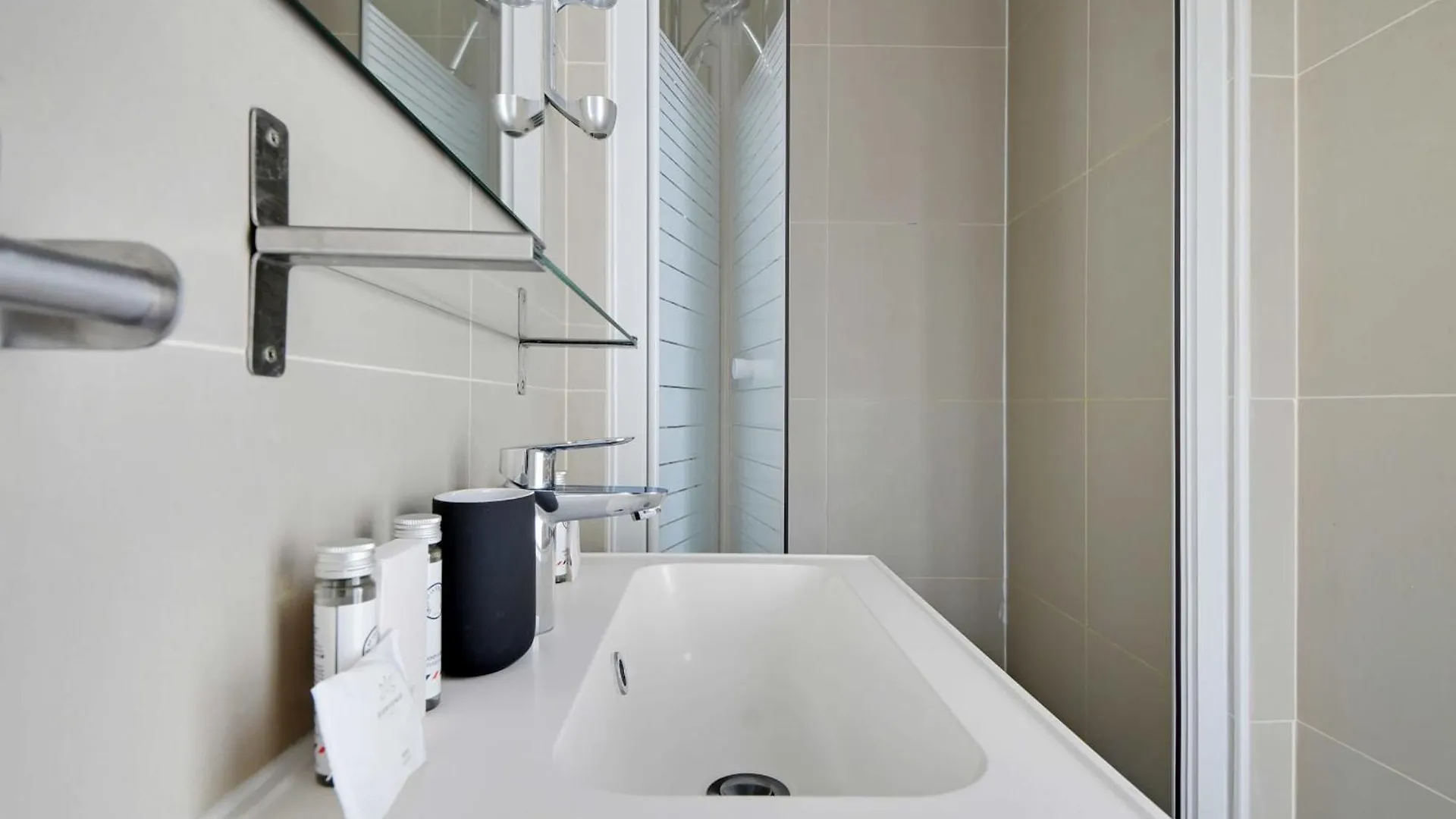 Charming Studio Boulevard Magenta Paris Apartment