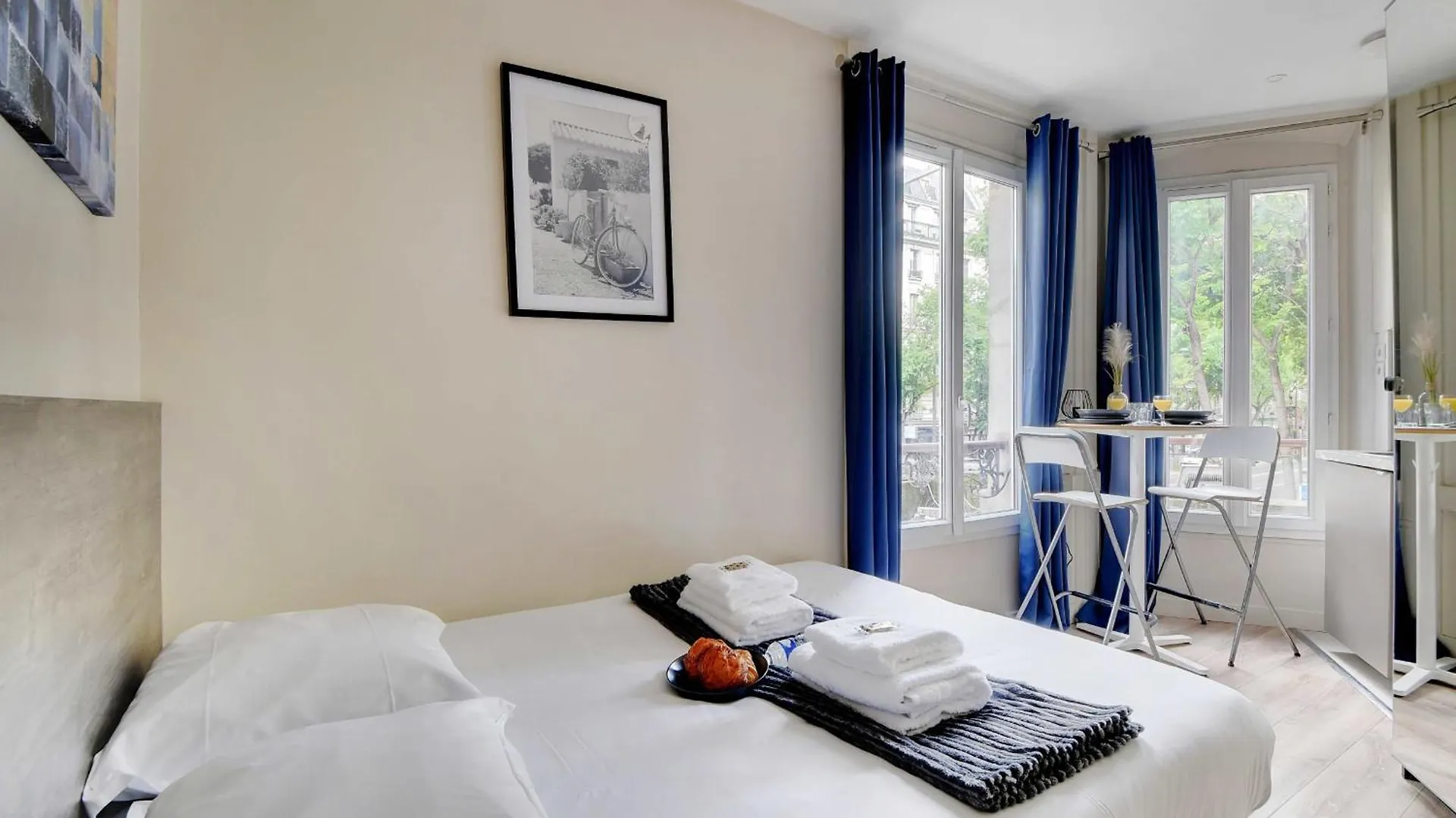 Charming Studio Boulevard Magenta Paris